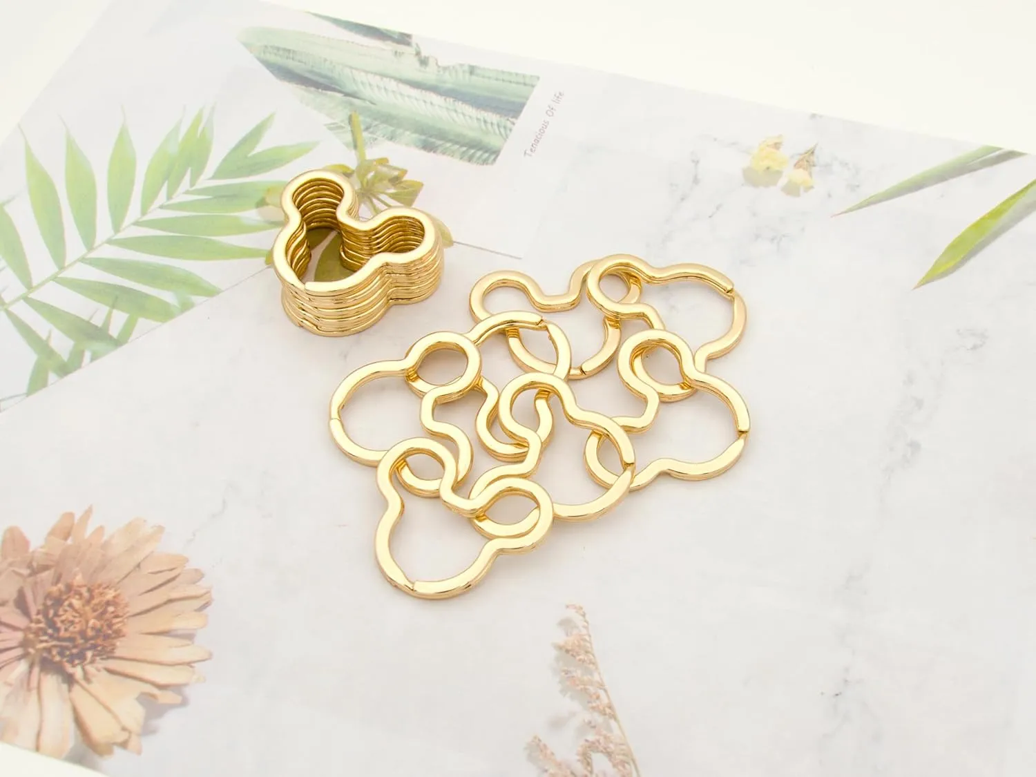 12pcs Creative Key Ring Keychain Mouse Shape Golden Metal Flat Split Key Holder Chains Rings Crafts DIY for Home Car Tag Office Organization Lanyards Keys Attachment Gift
