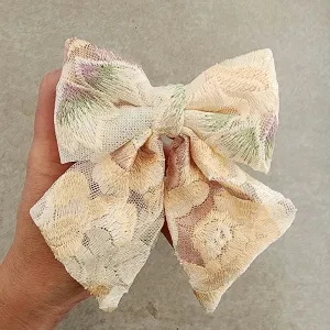 Dawn Bow Clip