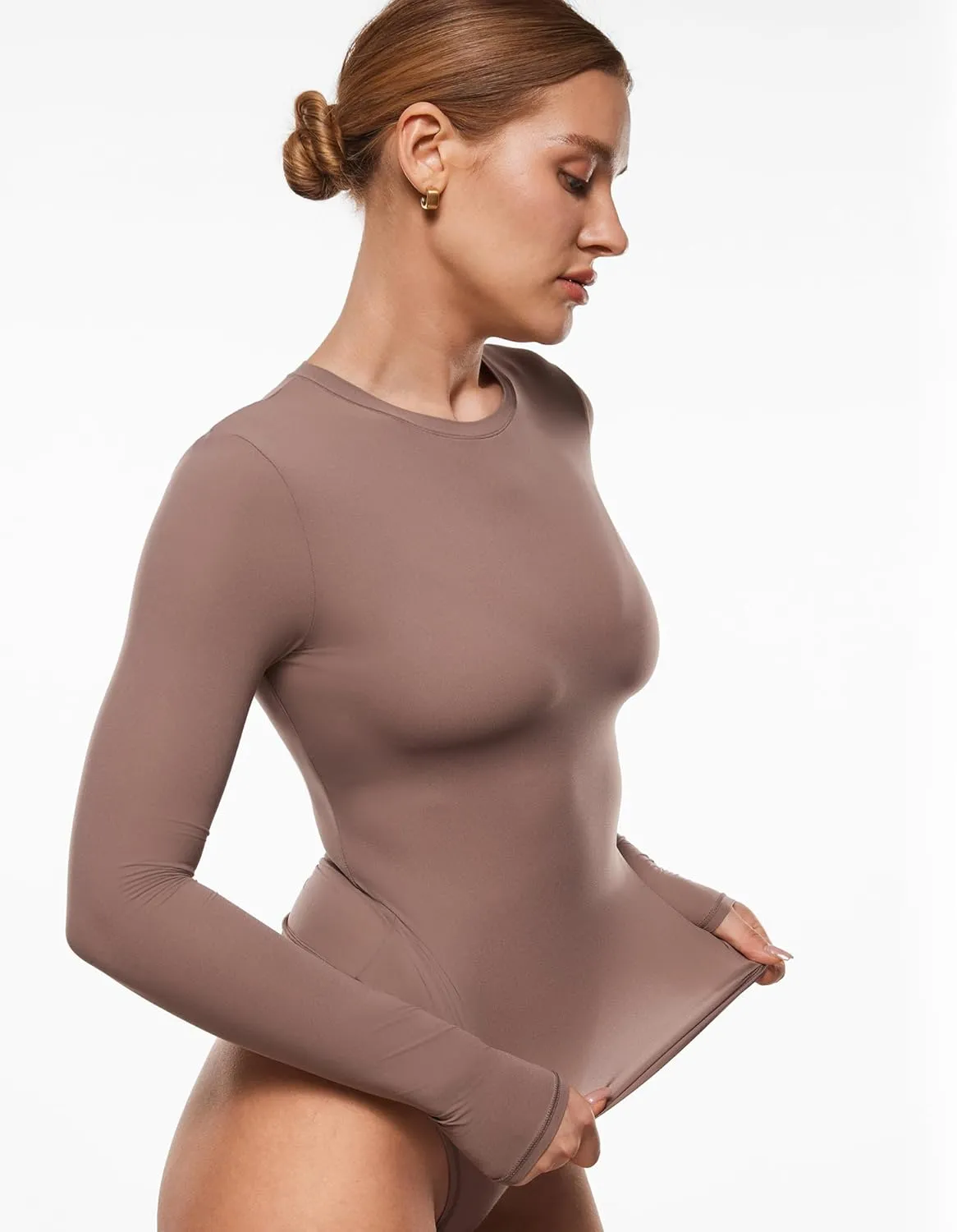 INLYRIC Women's Long Sleeve T-Shirts Crew Neck Basic Fitted Slim Crop Tops Going Out Trendy Tops Spring Tees
