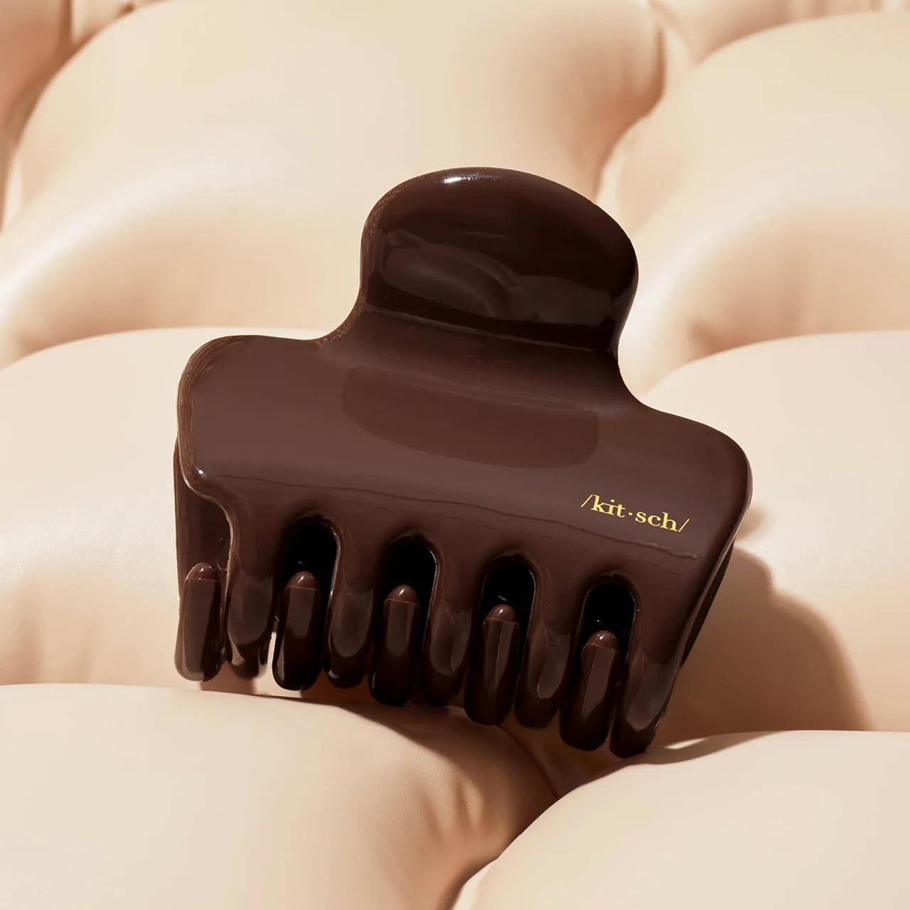 Kitsch Recycled Plastic Puffy Cloud Clip - Chocolate