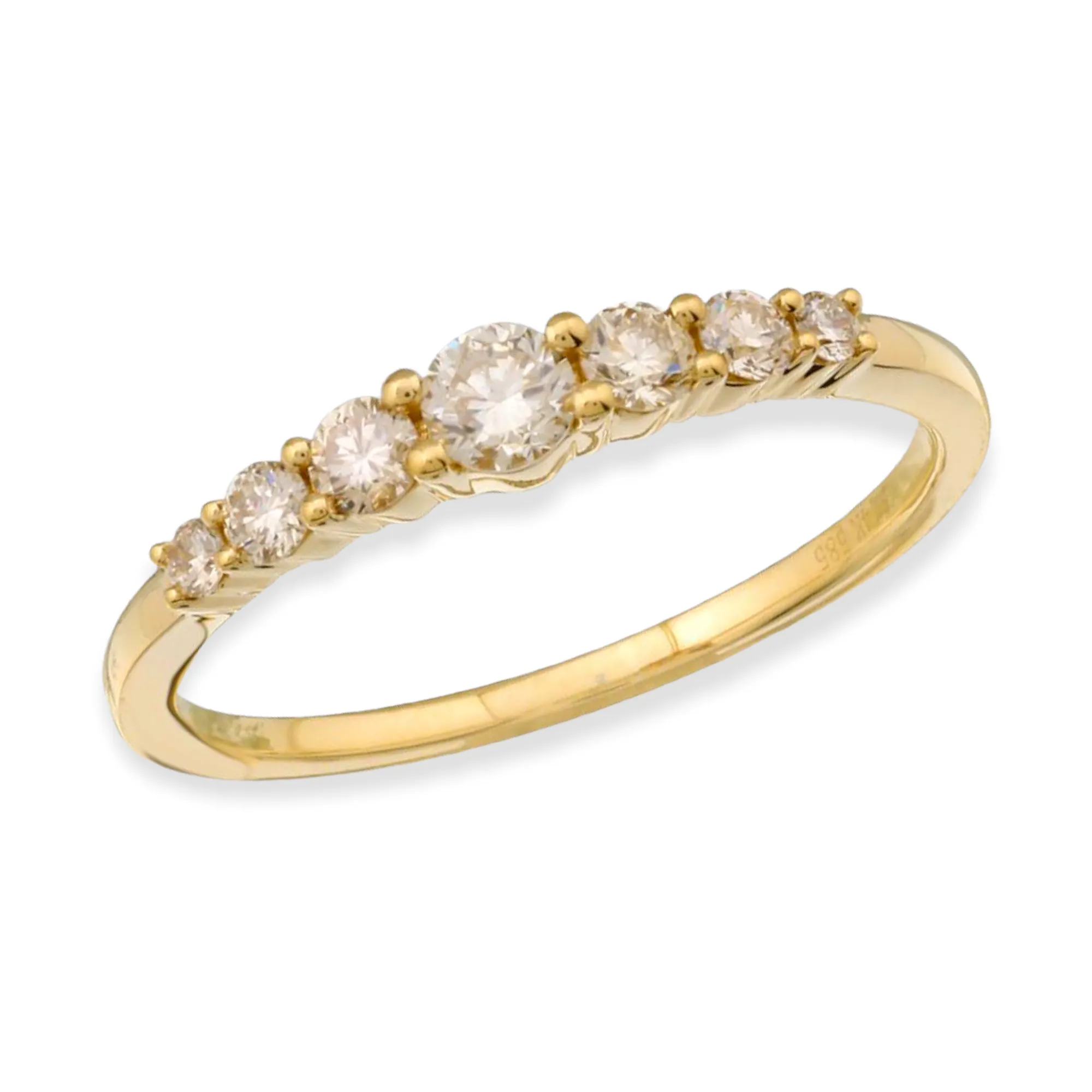 La Princesse Graduated Shared Prong Diamond Ring