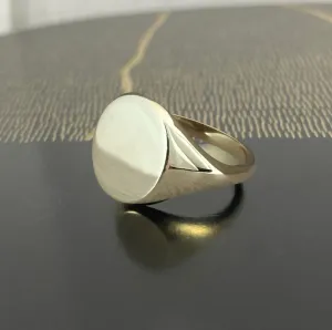 Round 14mm - 9 Carat Yellow Gold Signet Ring